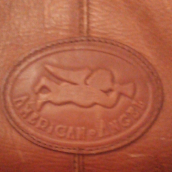 Elegant Brown Leather Shoulder Bag - Picture 2 of 5